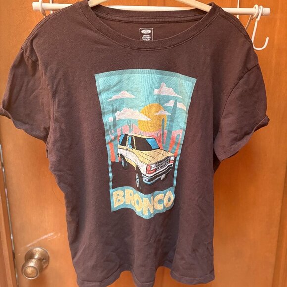 Women's Large Ford Bronco Graphic Print Officially Licensed Gray SS T-Shirt - Picture 1 of 2